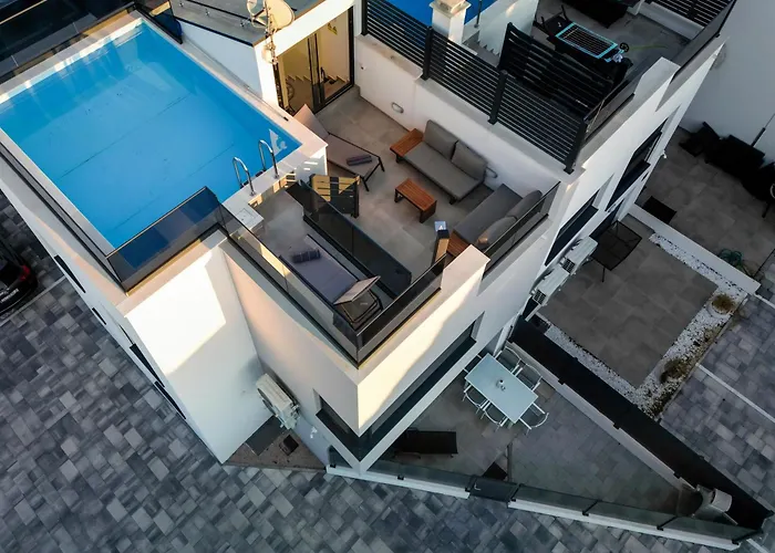 Premium Holiday Home Vila Vida With Pool