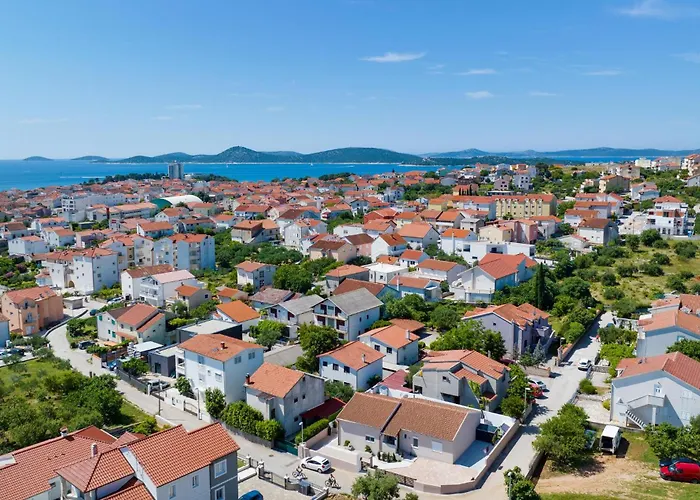 Schönes Haus In Vodice Mit Wlan